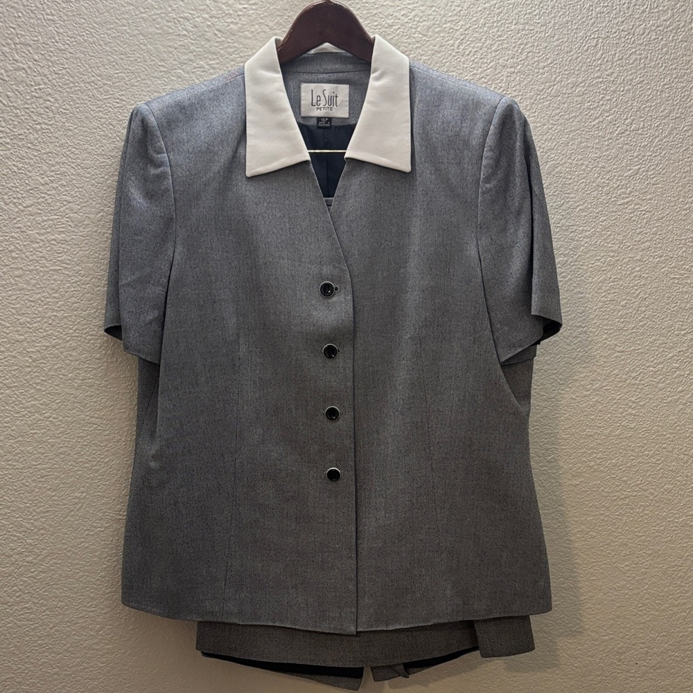 VINTAGE! Le Suit Charcoal Jacket with Ivory Collar and skirt set